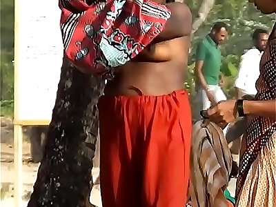 Desi Maid Changing Clothes After River Bath