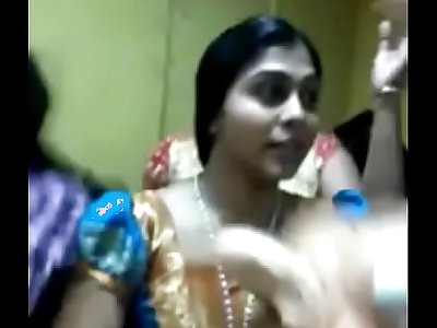 Indian College girls sexy dance